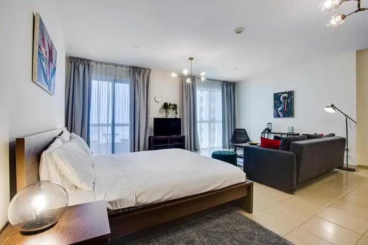 Дубай: Modern brand new Murjan studio JBR