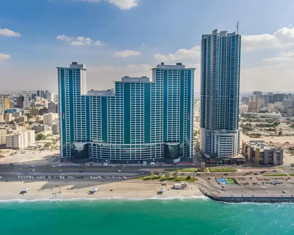 Аджман: Апартаменты Золотой Клевер - ОАЭ Corniche Residence Ajman