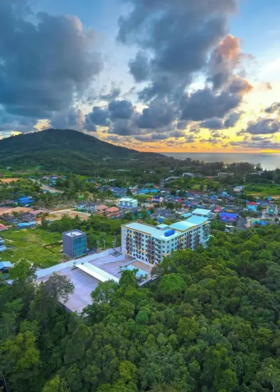 Тхаланг: 1b 39sqm Apartment Walk to Lovely Naiyang Beach