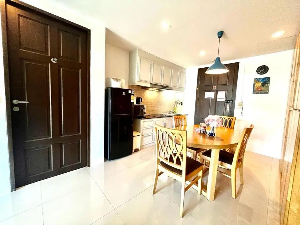 Кату: 6-19 2bedroom 2baths 1 km Walking to Patong Beach