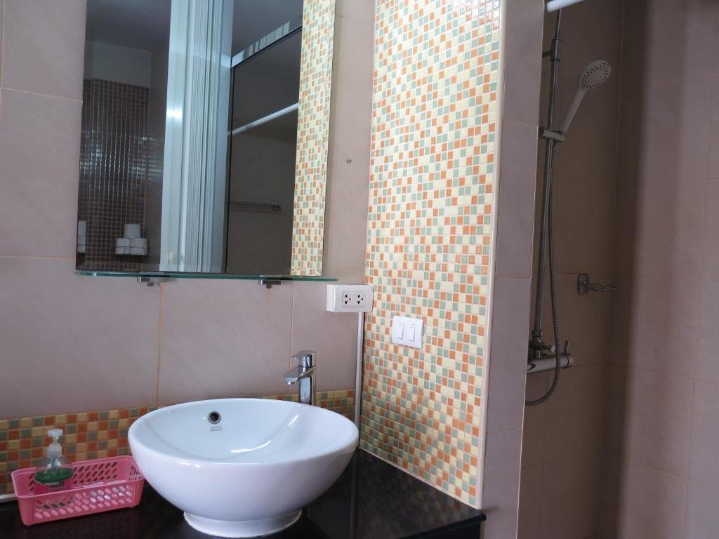 Кату: 6-19 2bedroom 2baths 1 km Walking to Patong Beach