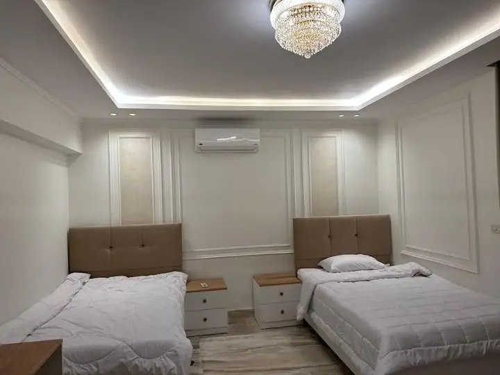 Шейх Заед Сити: Beverly hills standalone villa with pool