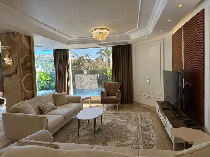 Шейх Заед Сити: Beverly hills standalone villa with pool