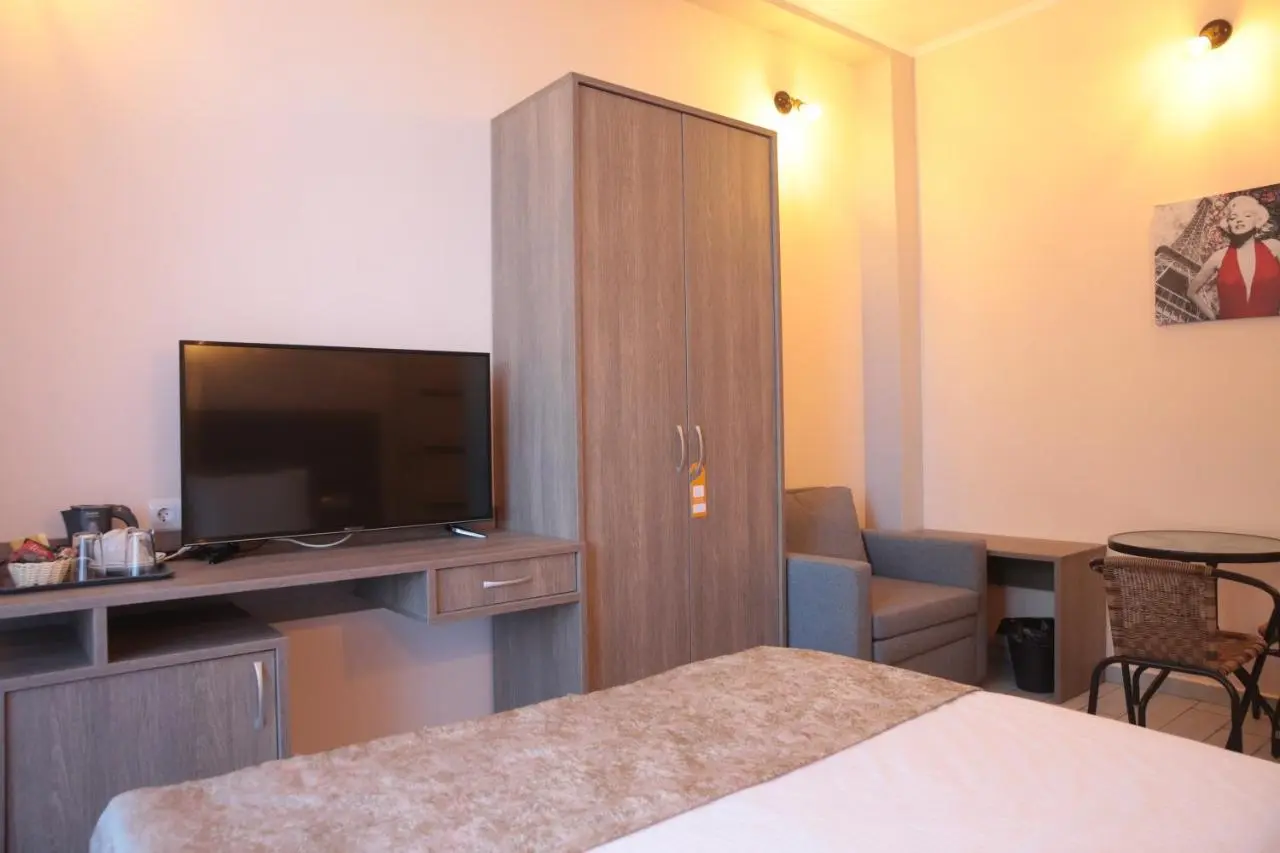 Лазаревское: L-hotel