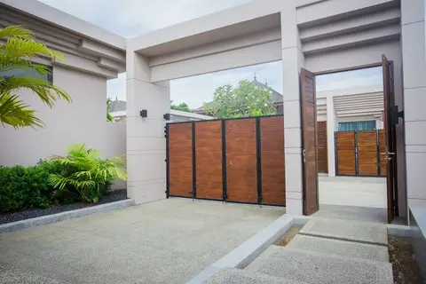 Gold Chariot Pool Villa — фото 1