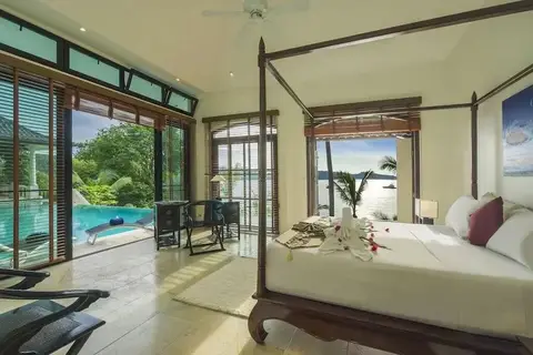 Luxury Private Beachfront Haileng Villa — фото 1