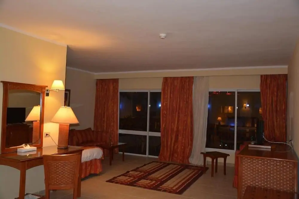 Шарм-эш-Шейх (Шарм-эль-Шейх): Perfect Accommodation at Le Mirage New Tiran Naama Bay