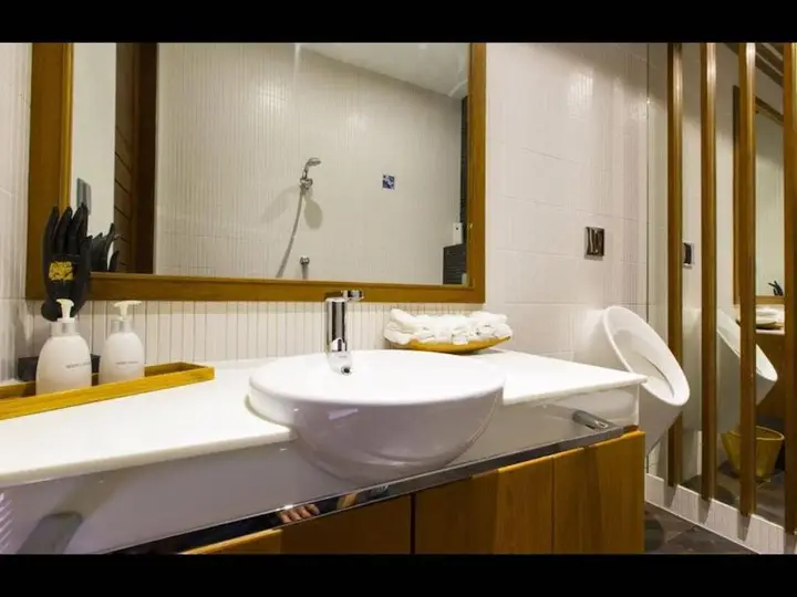 Хуахин: Dasiri Lakefront Villa Premium