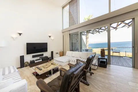 Marvelous Villa With a Private Beach in Bodrum — фото 1