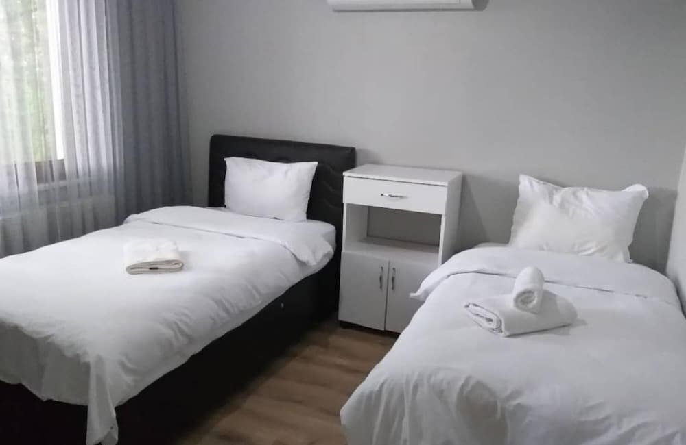 Измит: Gorgeous Villa With Private Pool in the Heart of Nature in Izmit Kocaeli