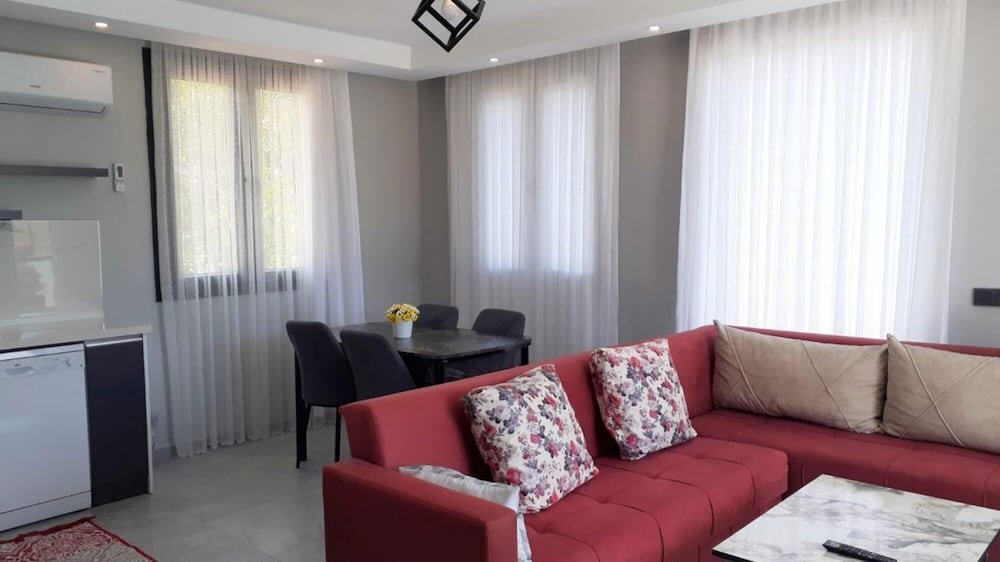 Фетхие: Colorful Villa With Private Pool and Garden in Fethiye