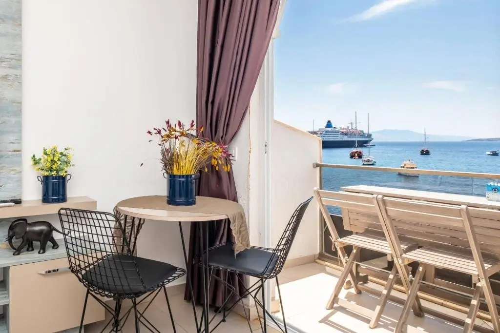 Бодрум: Seafront Flat With Excellent Sea View in Bodrum