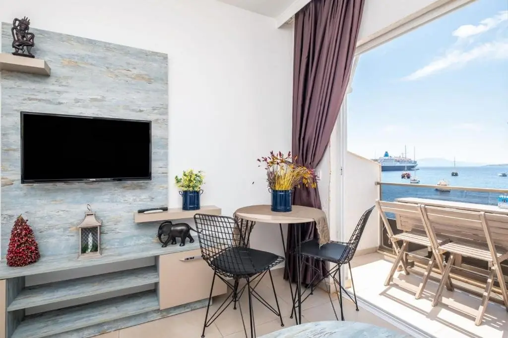 Бодрум: Seafront Flat With Excellent Sea View in Bodrum