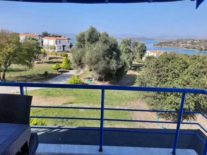 Чешме: Mesmerizing Flat With Shared Pool In Cesme