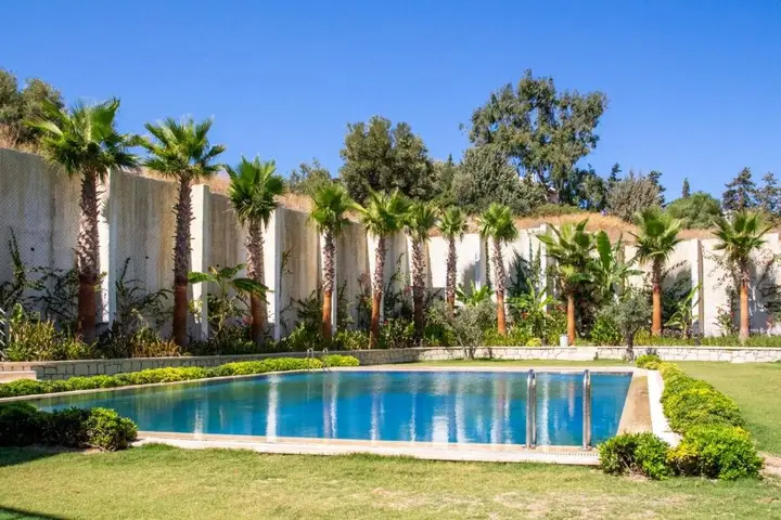 Чешме: Superb Flat Near Sea With Shared Pool In Cesme