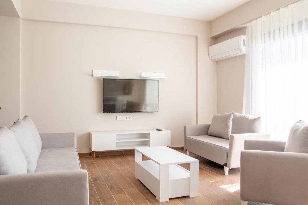 Чешме: Superb Flat Near Sea With Shared Pool In Cesme
