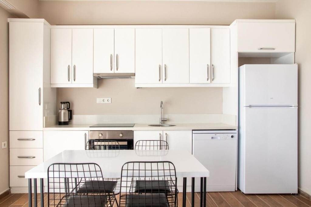 Чешме: Superb Flat Near Sea With Shared Pool In Cesme