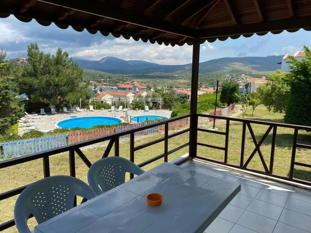 Чешме: Superb Flat With Shared Pool In Cesme