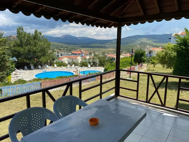 Чешме: Superb Flat With Shared Pool In Cesme