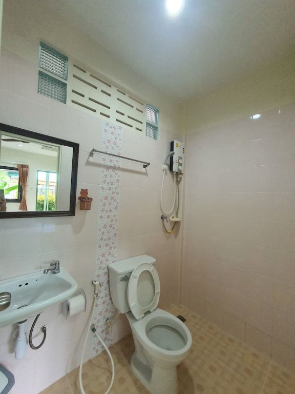 Тхаланг: Baan Muchshima Hostel Phuket
