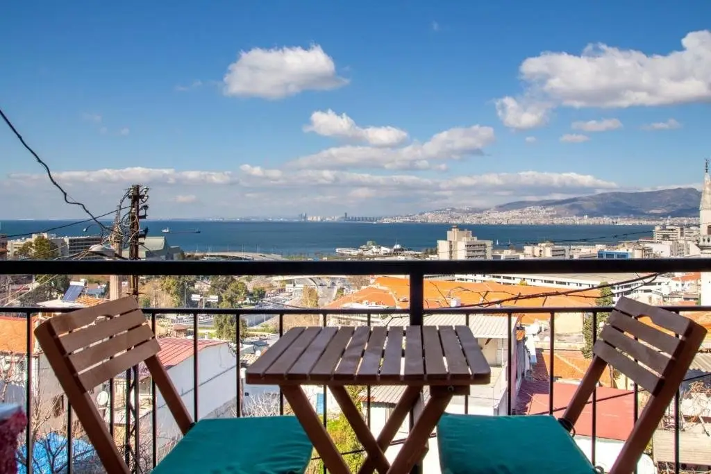 Lovely House With Sea View and Backyard — фото 1