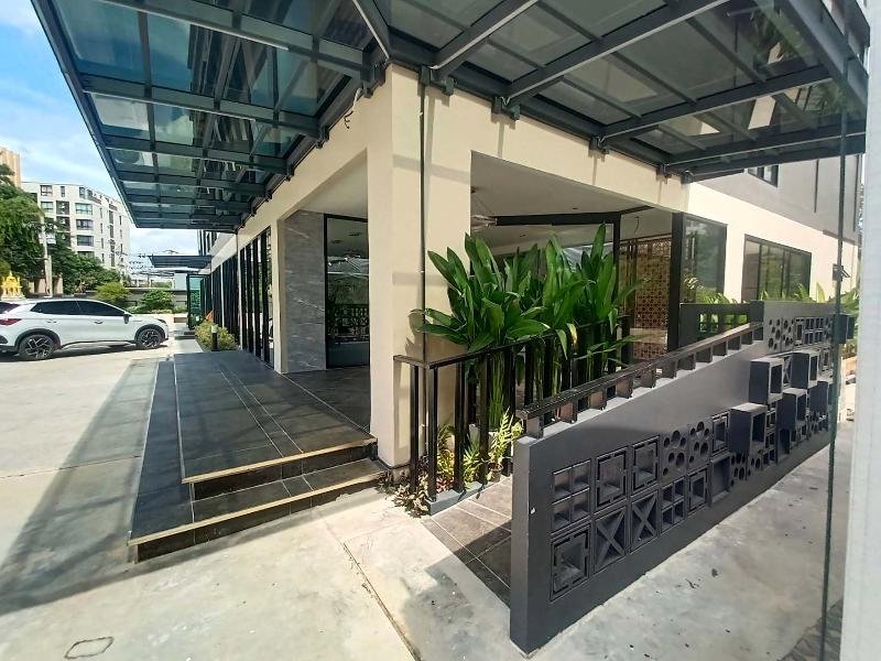 The 9 Residence Hotel — фото 1