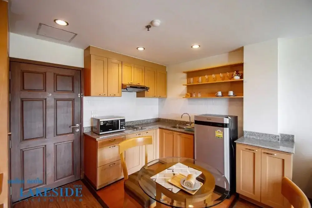 Кхонкэн: Lake Side Condominium