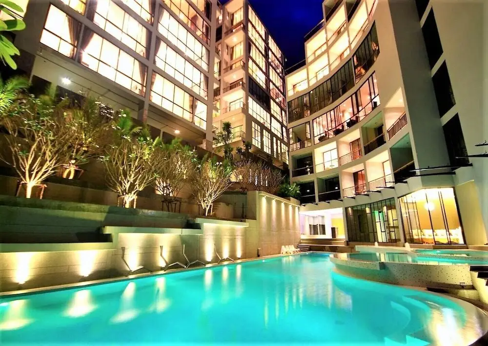 Кату: Deluxe apartment at Icon Park Condo