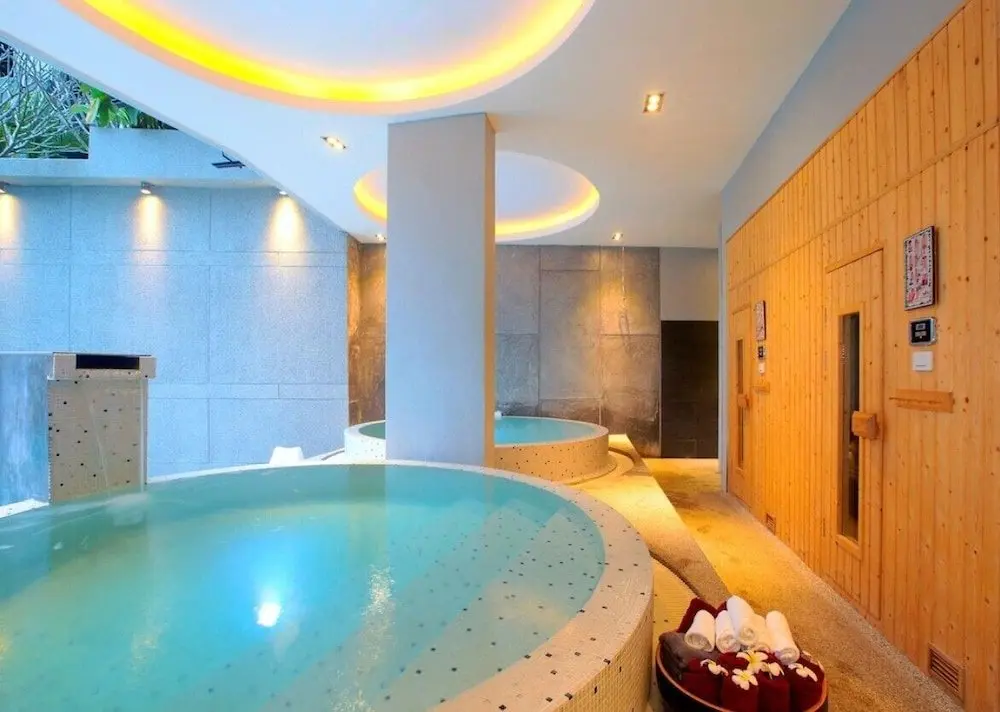 Кату: Deluxe apartment at Icon Park Condo