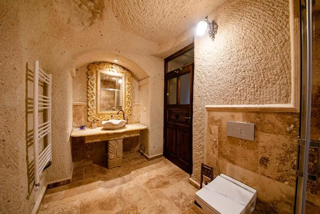 Ургуп: Farmer Cave House