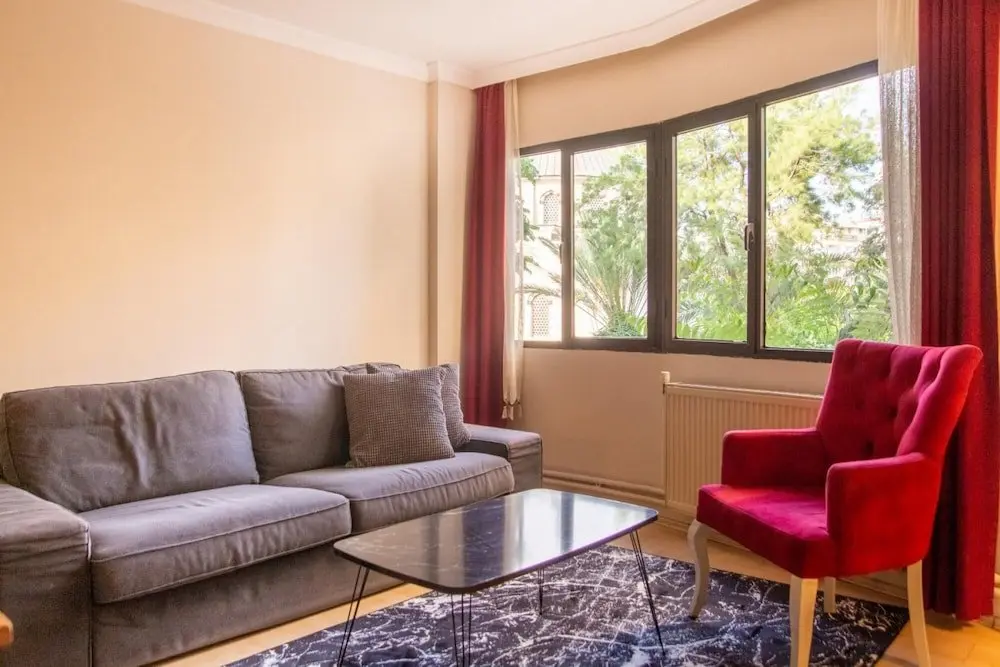 Измир: Pleasant and Central Flat With Balcony in Alsancak