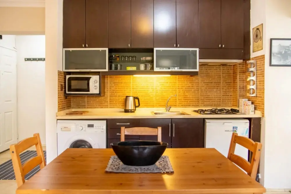 Измир: Pleasant and Central Flat With Balcony in Alsancak