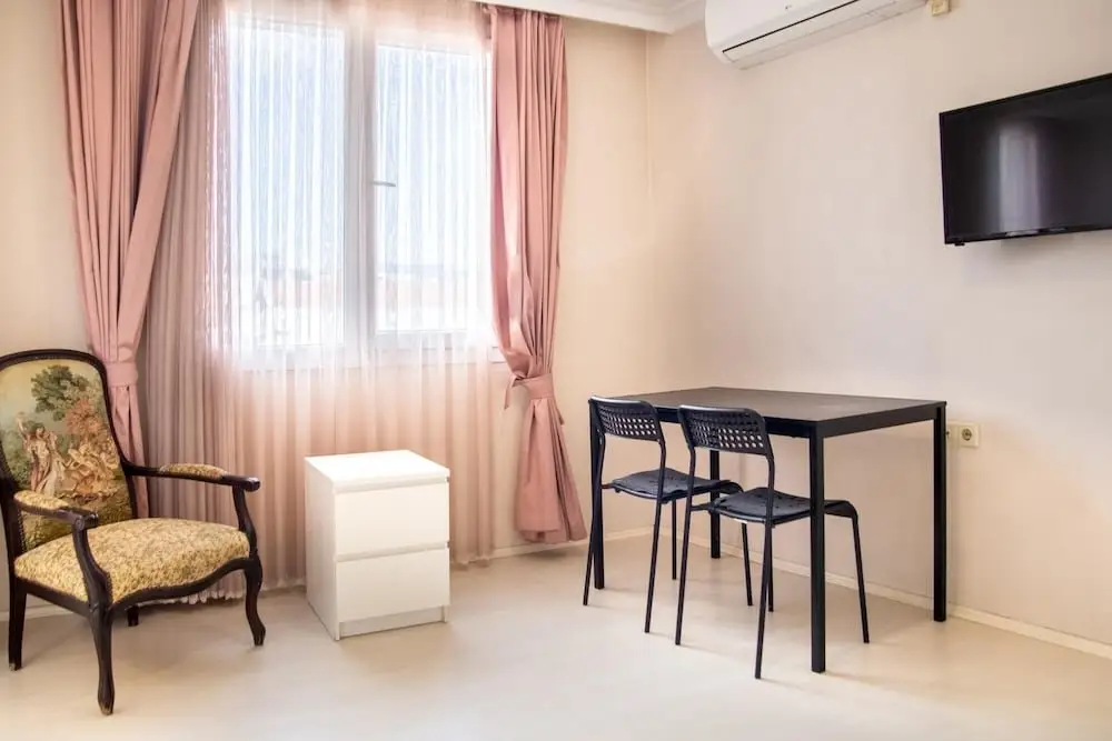 Измир: Magnificent Studio Flat in Izmir Konak