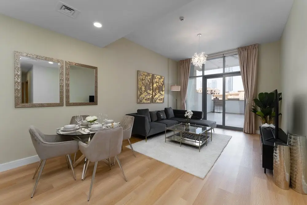 Maison Privee - Classy Apt w/ Terrace & Direct Burj Khalifa Views — фото 1