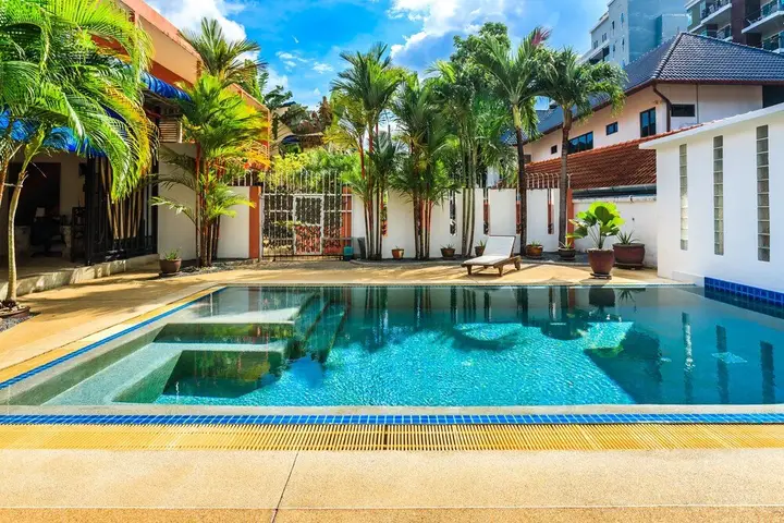Кату: Jungceylon Villa in Patong by Lofty
