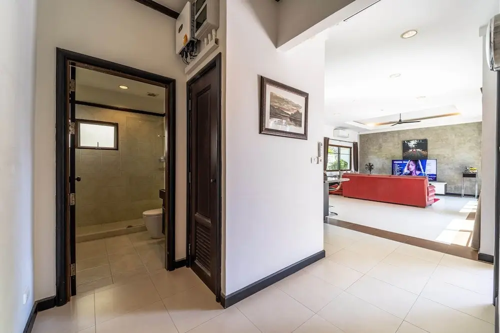 Хуахин: 3 BR Pool Villa in Great Location BUB