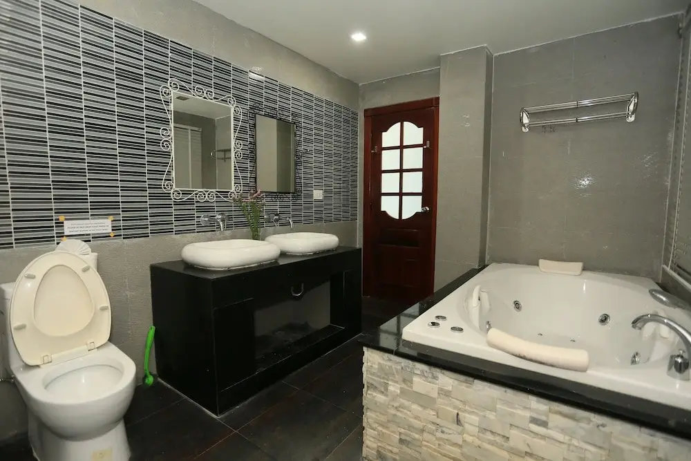 Кату: Patong Seaview Pool Villa 3 bedroom
