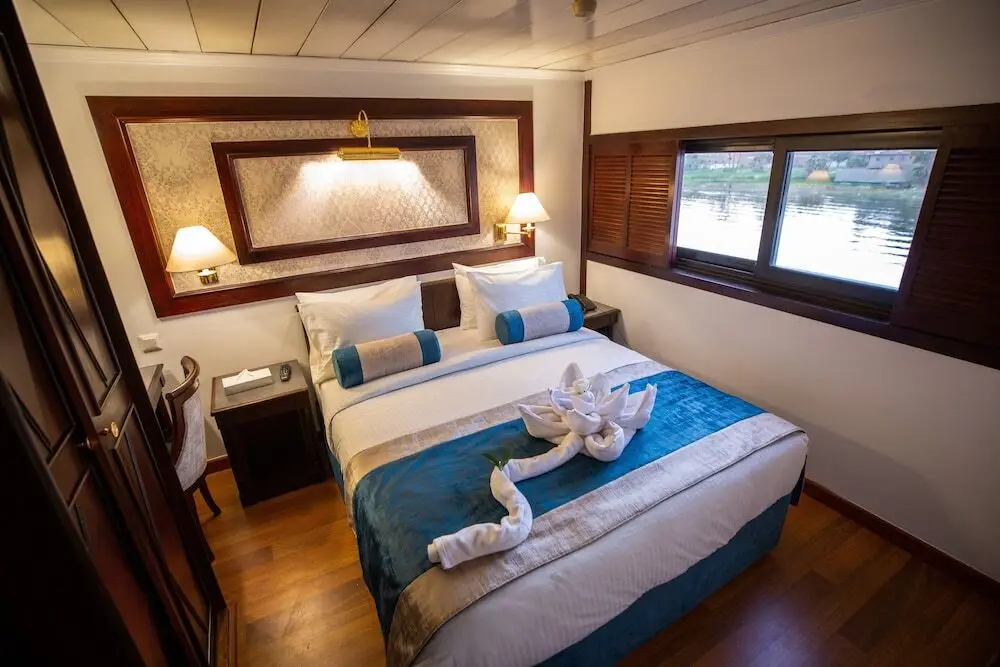 Луксор: Champollion II Nile Cruise