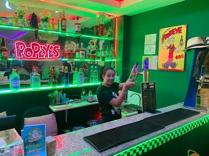 Кату: Popeyes Hostel Coffeeshop and Beer Bar