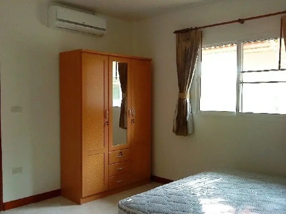 Муанг: Lovely House Near Chalong Pier With Access to Large Swimming Pool Shop Centre