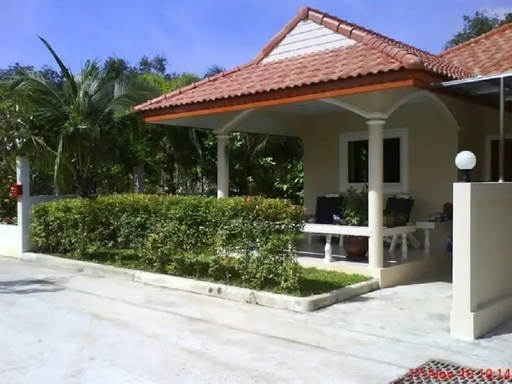 Муанг: Lovely House Near Chalong Pier With Access to Large Swimming Pool Shop Centre