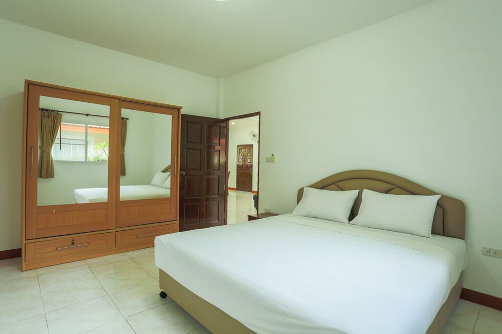 Lovely House With Access to Large Swimming Pool and Near Chalong Pier — фото 1