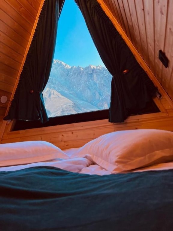 Степанцминда: Котедж PYRAMID KAZBEGI