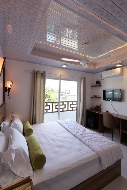 Северный атолл Мале: Гостевой дом Batuta Maldives Fourson