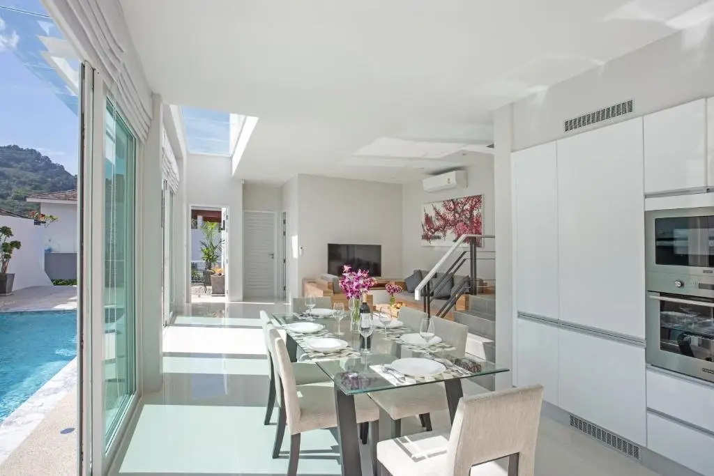 Кату: Elegant Designer 4BR Pool Villa Skylight