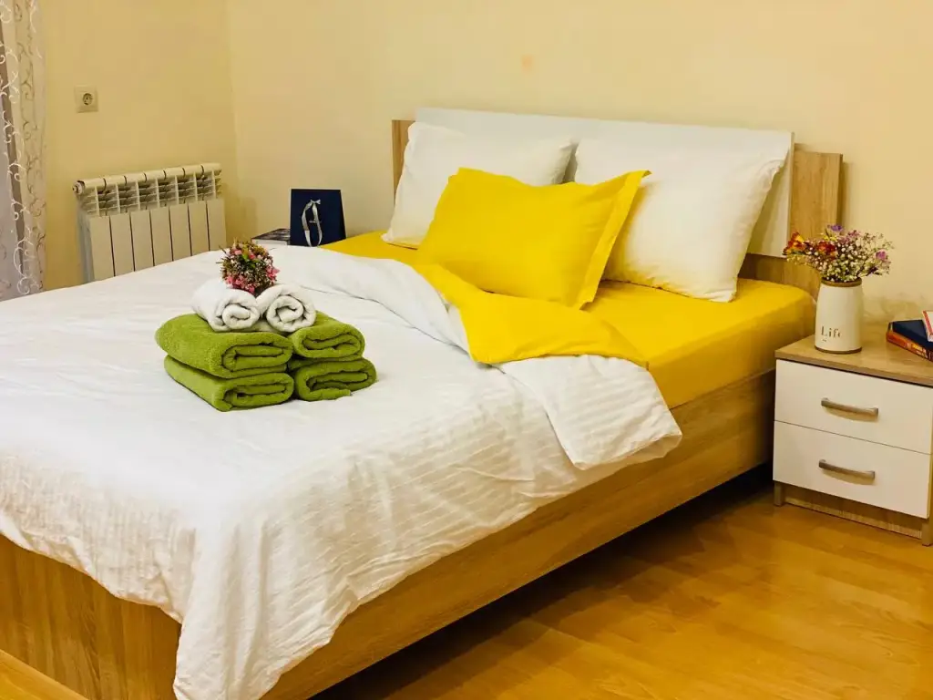 Сочи: Апартаменты просторные с большим балконом