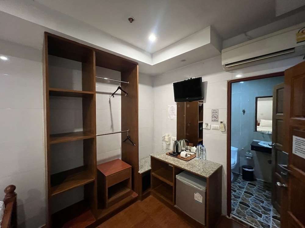 Кату: Patong Dynasty Royal Hotel
