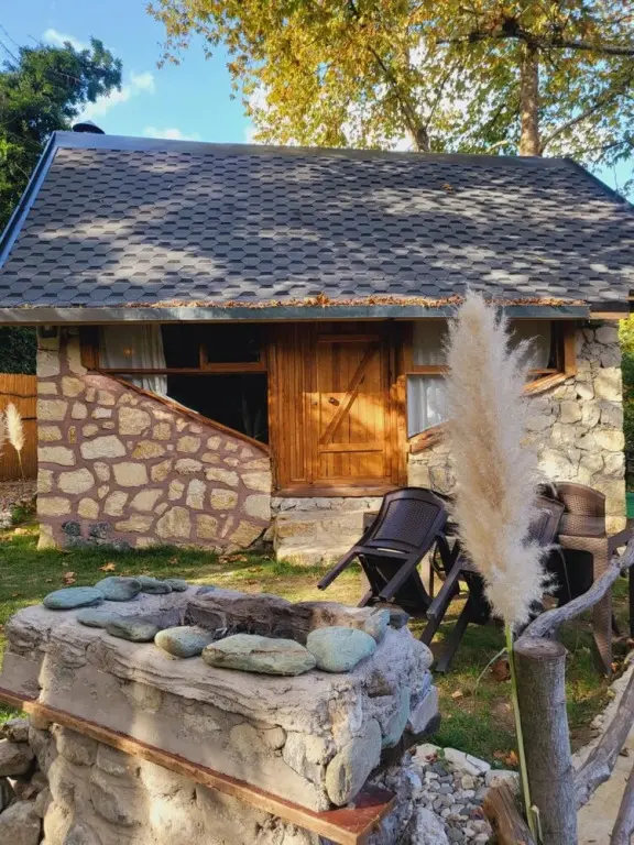Янык: Stonehouse Surrounded by Nature in Masukiye