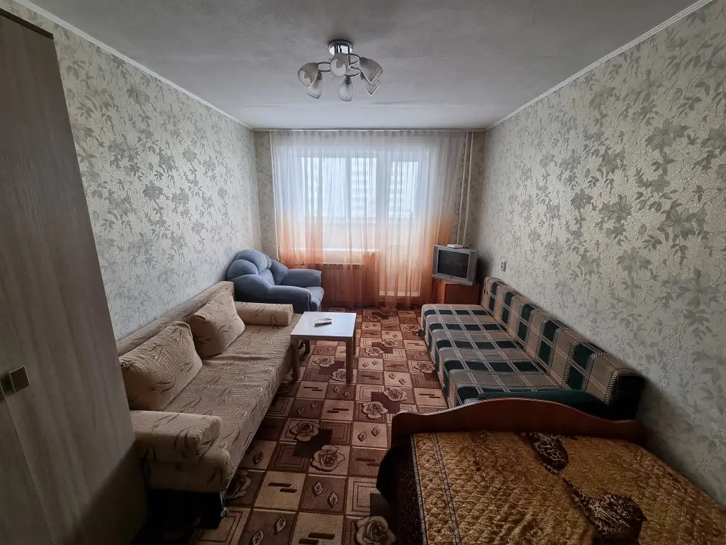 Каменск-Уральский: Апартаменты 2-х комнатные на Суворова 28