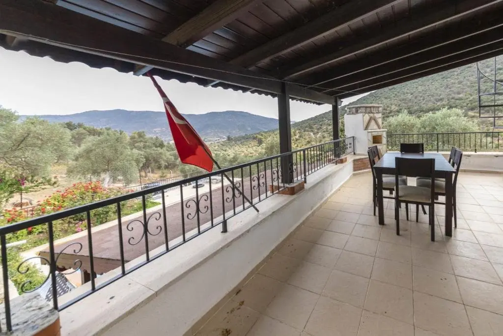 Милас: Splendid Villa Surrounded by Nature Near Milas-bodrum Airport